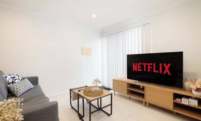 Rocklea Appartement | 2 Bdr Apt! Garage! Clean! GST Credits! 216D2