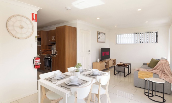 Rocklea Appartement | 2 Bdr Apt! Garage! Clean! GST Credits! 316D2
