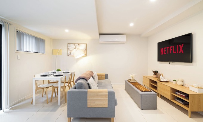 Sunnybank Appartement | 2 Bdr Apt! Train! Parking! Restaurants! 2144D2