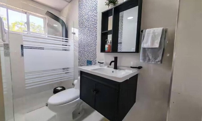 Paraiso Appartement | 2 Bdrm, 1 Bath, Wifi, Near River and Beach, 4R