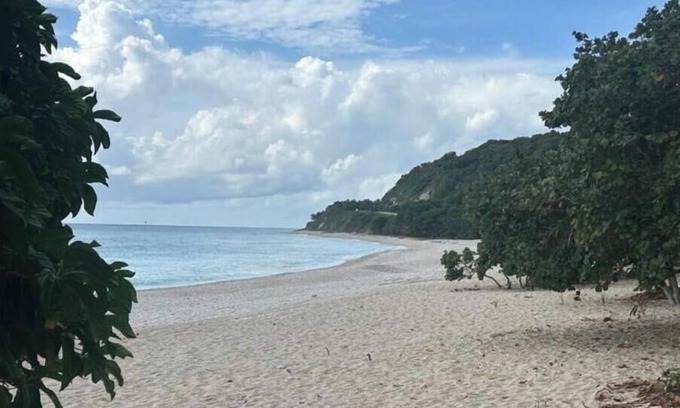 Paraiso Appartement | 2 Bdrm Apt near River and Beach, Wifi, Mount Views