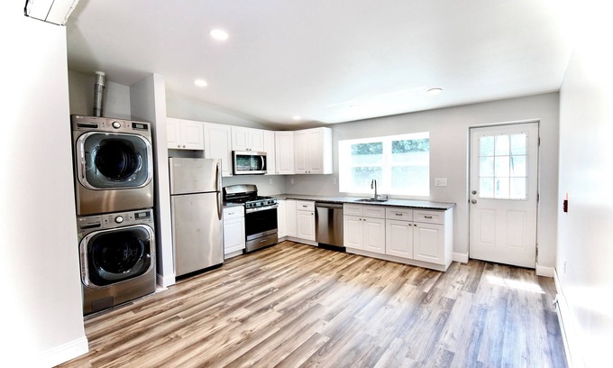 Roxborough-Manayunk Appartement | 2 Bdrm Apt w King Size Bed, 3 Work Desk, & More in welcoming Philadelphia!