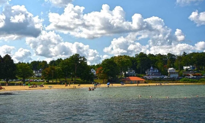 Weirs Beach Appartement | 2 Bdrm Condo walking distance to Weirs Beach and much more!!