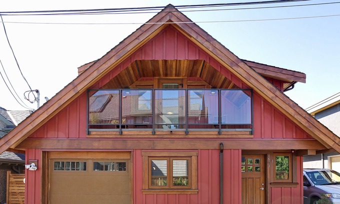 West Point Grey Maison | 2 Bdrm Little House in Point Grey Vancouver