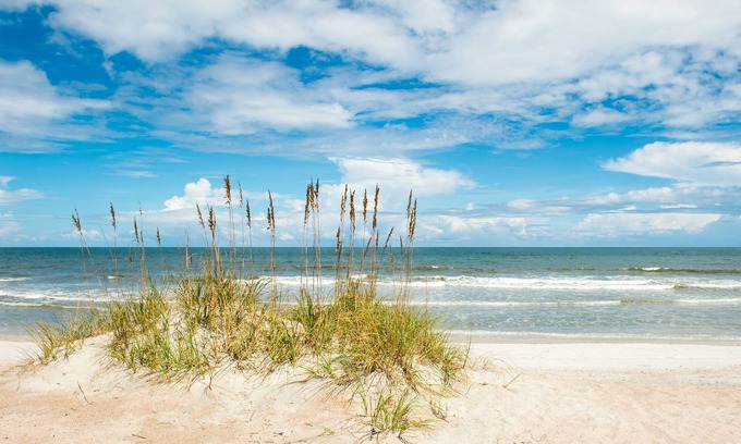 Fernandina Beach Maison | 2 Bed/2.5 Bath Townhome In Gorgeous Timeless Amelia Island Steps from the Beach
