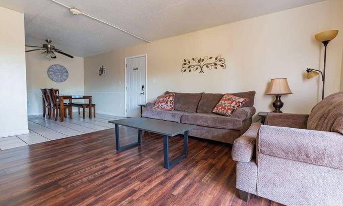 East Ridge Appartement | Appartement vivant 2 lit et bain