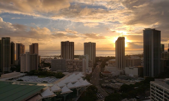 McCully - Moiliili Copropriété | 2Bed 2Bath Condo-Superbe vue sur l'océan, confortable, propre, spacieux et central