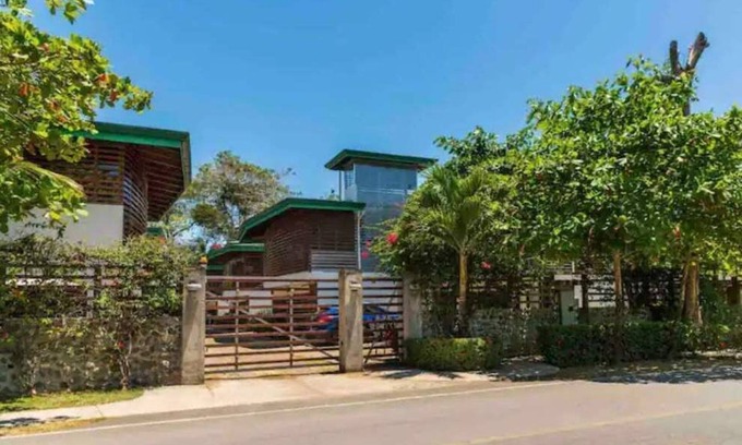 Esterillos Oeste Copropriété | 2 bed/2 bath condo- walk to Playa Bejuco- 10am check-in