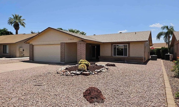 Fountain of the Sun Maison | 2 bed 2 bath home in a gated/guarded 55+ community with golf and free amenities.