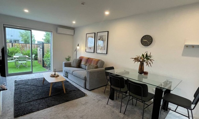 Upper Riccarton Appartement | 2 Bed 2 Bath Retreat