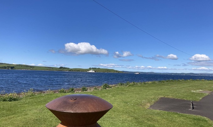 Largs Appartement | 2 Bed apartment, great location, free parking