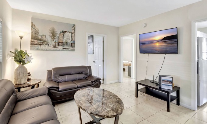 Delray Beach Cottage | 2 bed Cottage in Delray Beach walk to Atlantic, pets welcome
