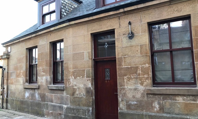 Bellahouston Cottage | Cozy Cottage Retreat in Glasgow