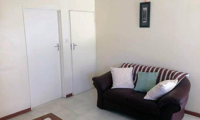 Harare Appartement | 2 bed guesthouse in Mabelreign - 2012