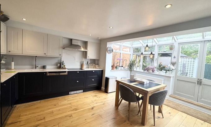 Marlow Maison | 2 Bed Holiday Home with River Views