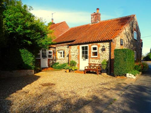 Roughton Maison | 2 Bed in Roughton BUCN8