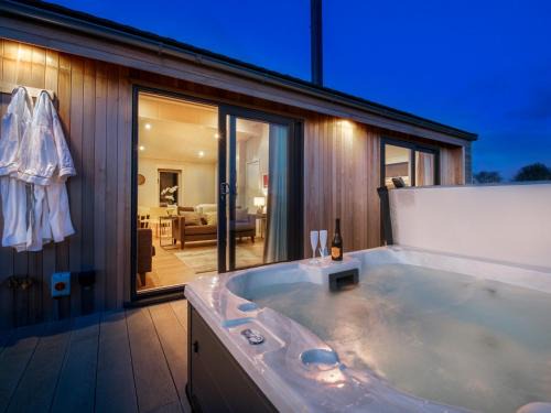 Anstruther Maison | 2 Bed in St Andrews 72435