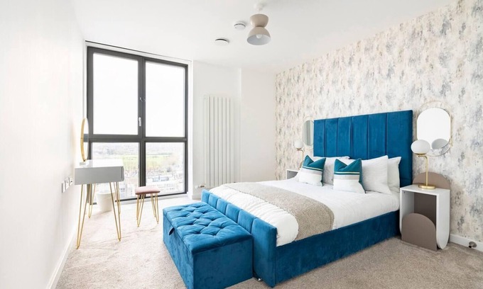 Barking Appartement | Beautiful 2 Bed Penthouse with balcony views Ldn