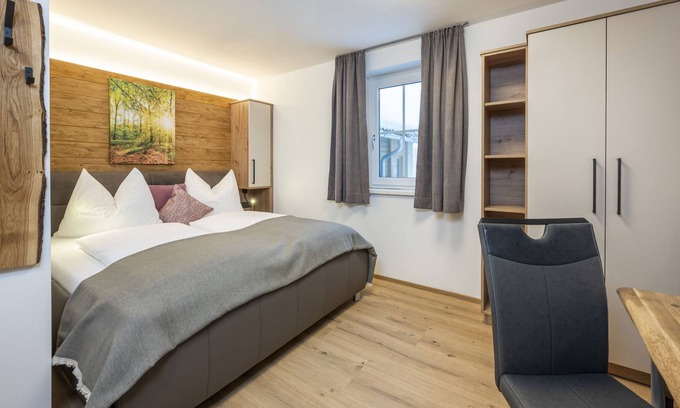 Alpendorf Appartement | 2 Bed Studio Standard without Balcony
