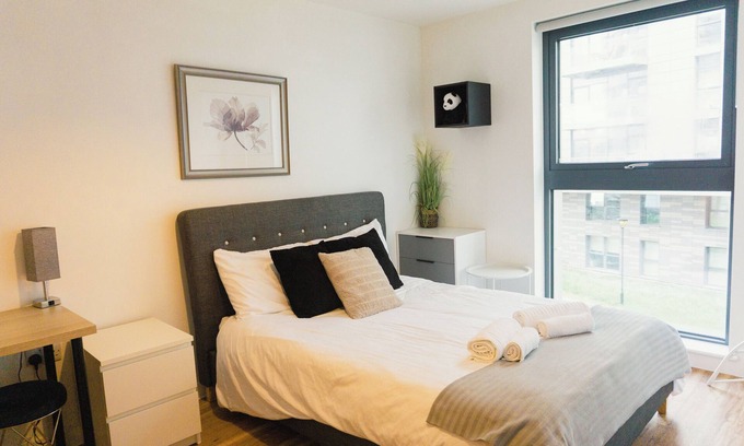 Trafford Appartement | 2-bed waterside retreat with gym in the heart of Manchester!