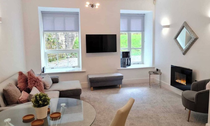 Sutton-in-Craven Appartement | 2 Bed Woodland Retreat - Garden & Free Parking