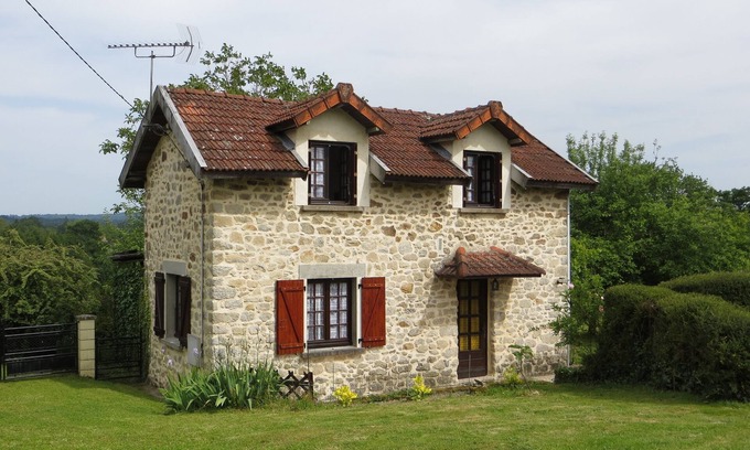 Maisonnais-sur-Tardoire Cottage | Cottage détaché de 2 chambres avec grand jardin privé