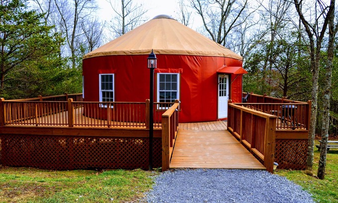 Glen Lyn Cabine | 2 chambres à coucher, 1 salle de bain Yurée de luxe