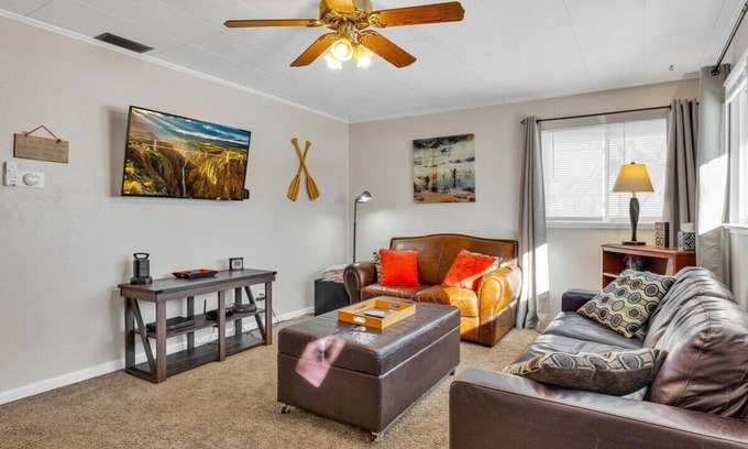 Canon City Maison | 2 bedroom, 1 bath, with additional sofa sleeper, dog friendly w. fee, Foosball Table, quiet neighborhood