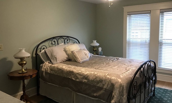 Elmira Maison | 2 chambres, 2. 5 salles de bain récemment rénovées