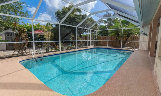 Naples Park Maison | 2 chambres 2 salles de bain avec piscine chauffée. Blocs de la plage!