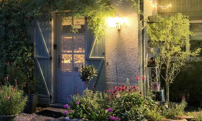 Le Vigeant Cottage | Gîte de vacances avec 2 chambres et 2 salles de bains avec piscine privée
