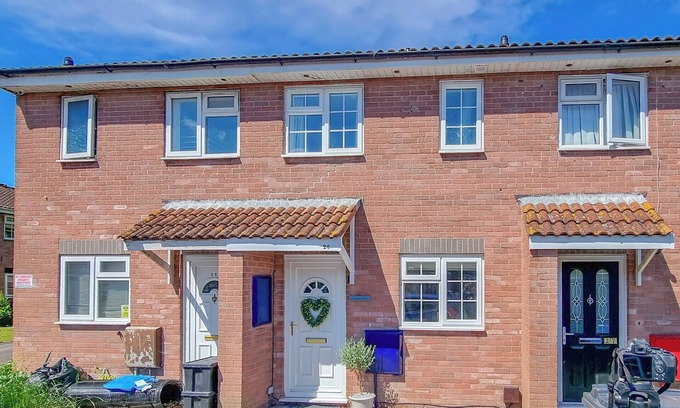 Burnham-on-Sea Cottage | A fantastic home within walking distance of the beach and shops, leave the car behind and relax.