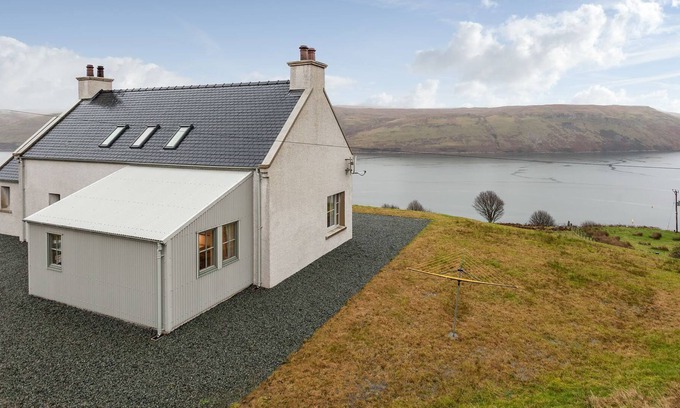 Beinn Orasaigh Cottage | Hébergement 2 chambres �� Carbost, près de Portree