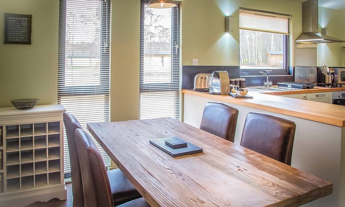 Dukeries Mill Chalet De Ski | 2 bedroom accommodation in Perlethorpe, Newark-on-Trent