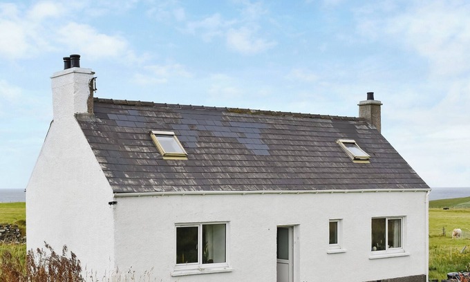 Isle of Lewis Cottage | Traditional stone-built cottage with stunning views, and close to a very quiet beach.