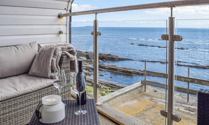 Anstruther Cottage | A beautiful cottage by the sea side and the perfect base with shops, pubs and restaurants.