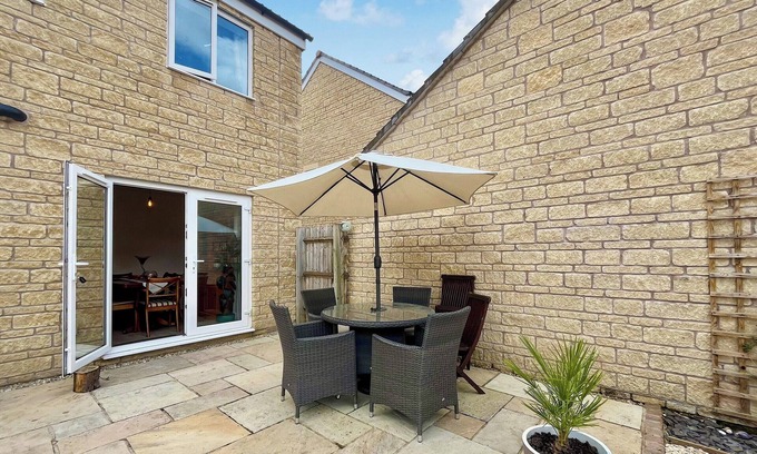 Frome Cottage | 2 bedroom accommodation in Frome