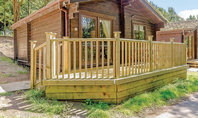Edwinstowe Cabine | 2 bedroom accommodation in Sherwood Forest, Rufford