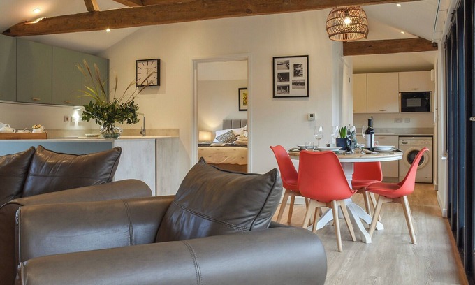 Diss Cottage | Super accommodation in a beautiful rural setting, you’ll want to stay longer.
