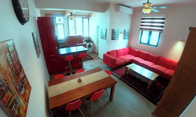 Sai Kung Appartement | 2 Bedroom Apartment beautifully decorated in the centre of Sai Kung Town.