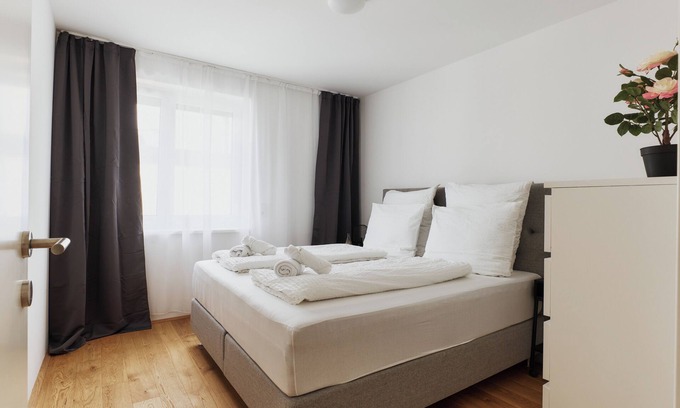 Hirschstetten Appartement | 2-bedroom apartment in cool Wien with WiFi, AC, big terrace and grill