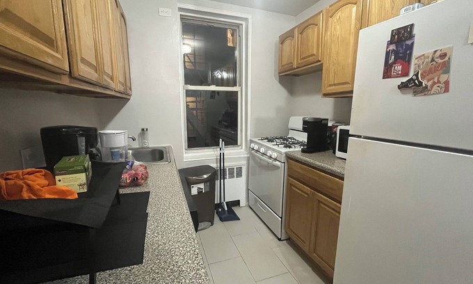 Inwood Appartement | 2-bedroom apartment in quiet charming Upper Manhattan New York Location.