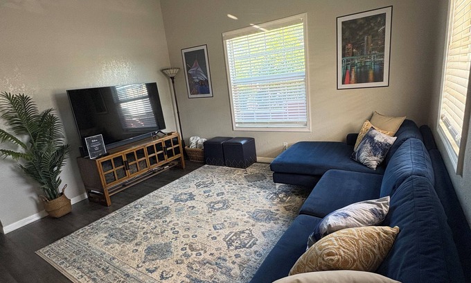 Ybor City Maison | 2-bedroom apartment just 4 minutes drive to Port of Tampa