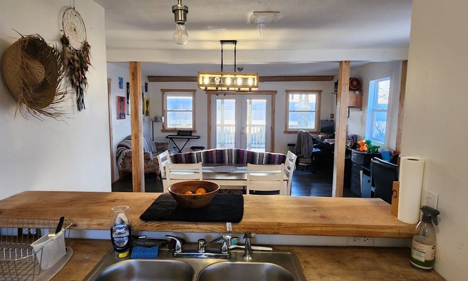 Burdett Appartement | 2-bedroom apartment on Seneca Wine Trail with AC, WiFi. Enjoy your stay