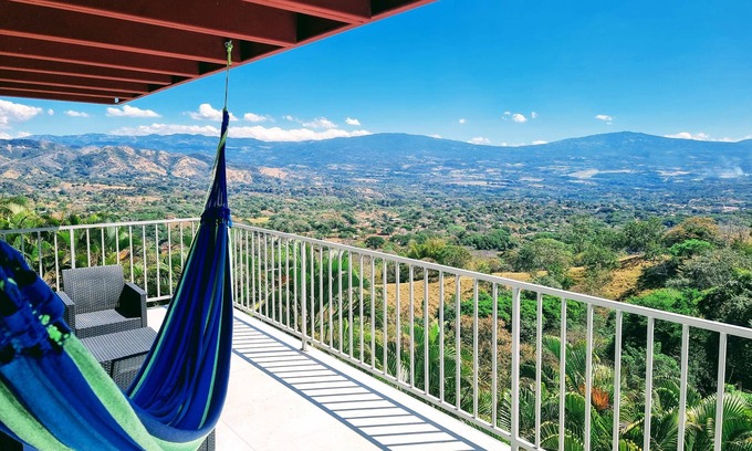 Escobal Appartement | 2 Bedroom Apartment With Amazing View!