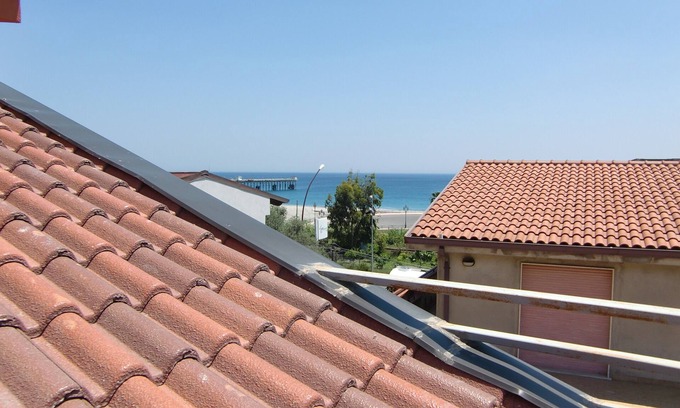 Siderno Marina Appartement | Appartement de 2 chambres avec terrasse sur le toit à Siderno Marina, Italie du Sud