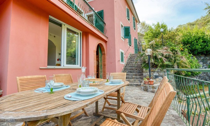 Tessi Maison | 2 bedroom awesome home in Moneglia