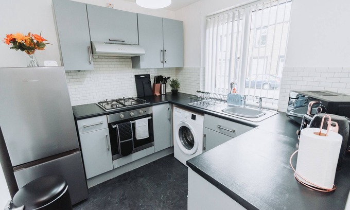 Burnley Maison | 2 Bedroom Bungalow with Free Parking in Burnely