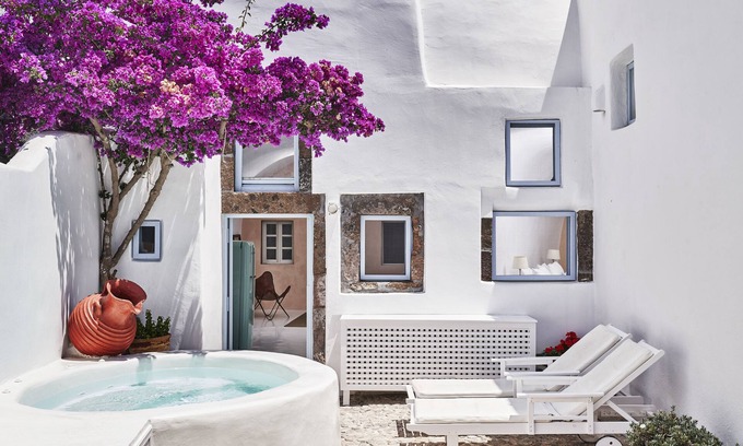 Megalochori Maison | Charmante villa de 2 chambres avec bain à remous, joyau de l'architecture de Santorin