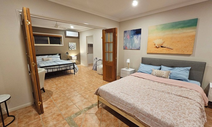 Kurwongbah Maison | 2 bedroom chique unit in an acreage suitable for a close to nature experience.